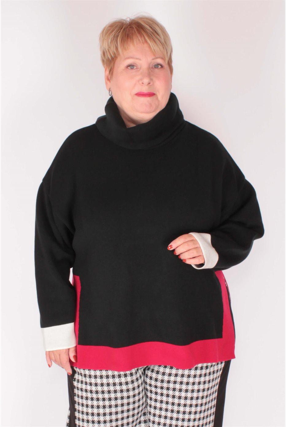 Black / Red / Ivory Sweater 